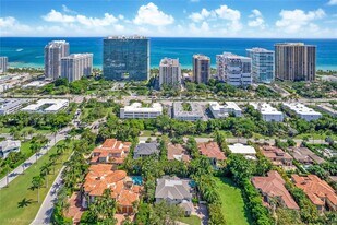 52 Camden Dr in Bal Harbour, FL - Building Photo