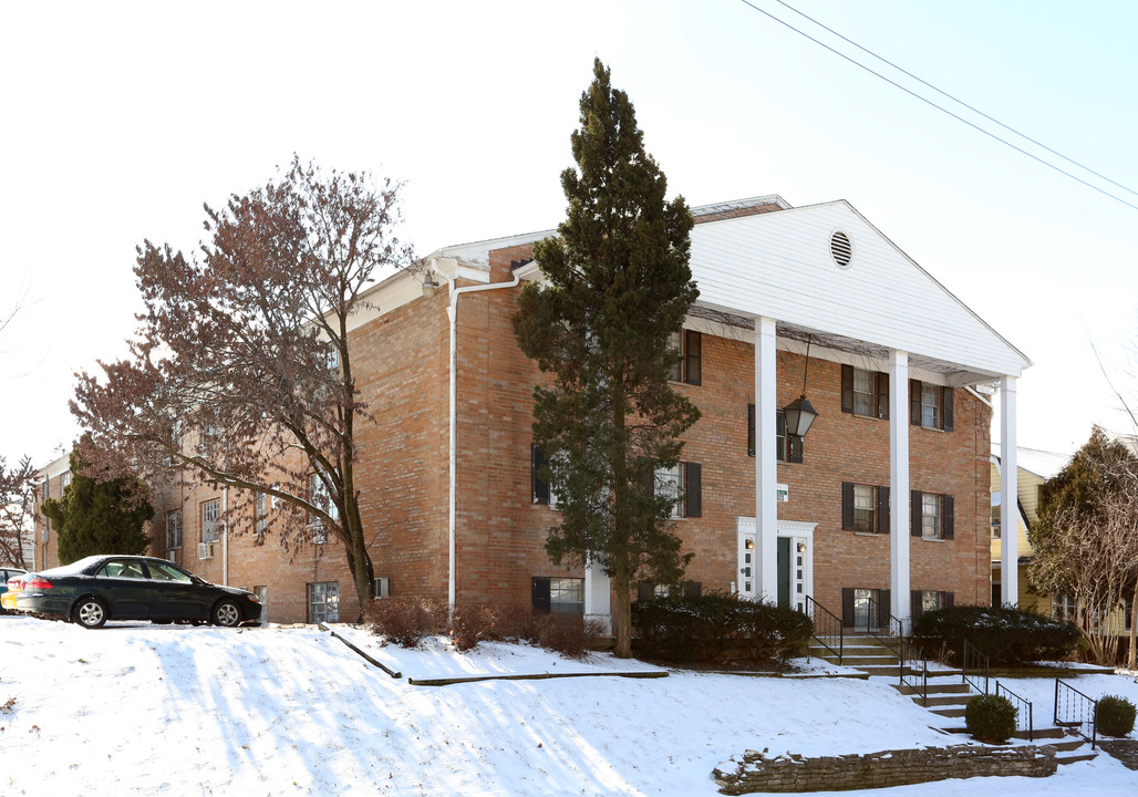 Duncan Apartments in Columbus, OH - Building Photo