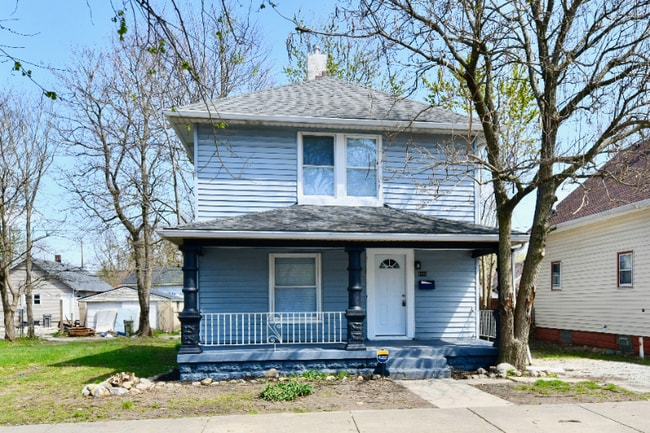 property at 1145 N Belleview Pl