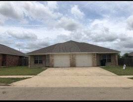 2701 Seabiscuit Dr in Killeen, TX - Building Photo