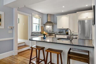281 Dennett St in Portsmouth, NH - Foto de edificio - Building Photo