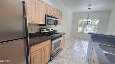 9600 N 96th St in Scottsdale, AZ - Building Photo - Building Photo