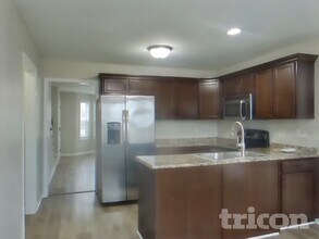 1033 Dwight Eisenhower Way in Clarksville, TN - Building Photo - Building Photo