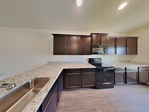 105 Pettigrew Ct in Jarrell, TX - Building Photo - Building Photo