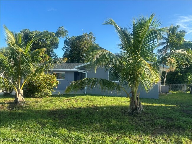 703 Monterey Ave in Cape Coral, FL - Building Photo - Building Photo