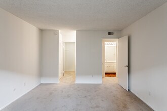 The Aspens Fairhaven in Santa Ana, CA - Building Photo - Interior Photo