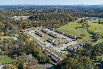 311 7th St N in Pell City, AL - Foto de edificio - Building Photo