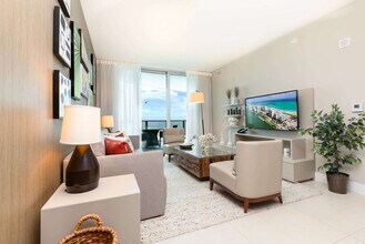4111 S Ocean Dr in Hollywood, FL - Building Photo - Building Photo