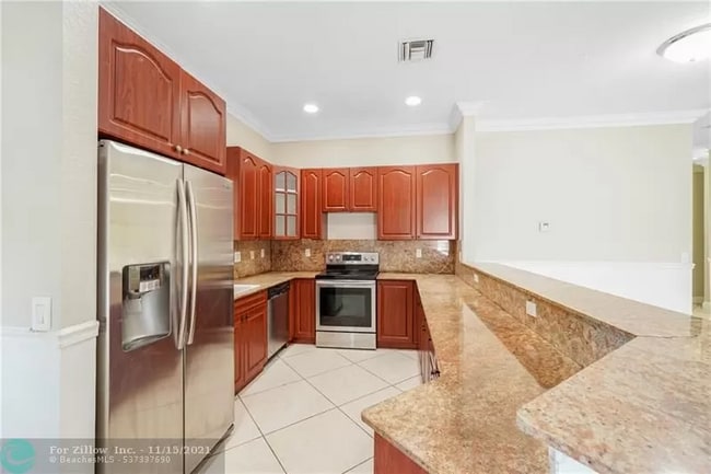 2501 NW 8th St in Pompano Beach, FL - Building Photo - Building Photo