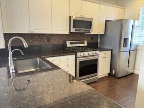 76 Rue Du Chateau in Aliso Viejo, CA - Building Photo - Building Photo