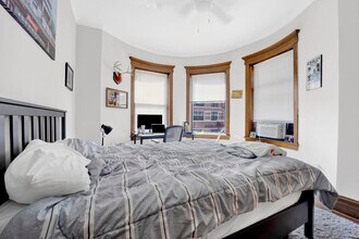 1000 W Dakin St in Chicago, IL - Building Photo - Building Photo