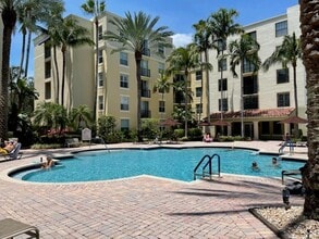 651 Okeechobee Blvd in West Palm Beach, FL - Building Photo - Building Photo