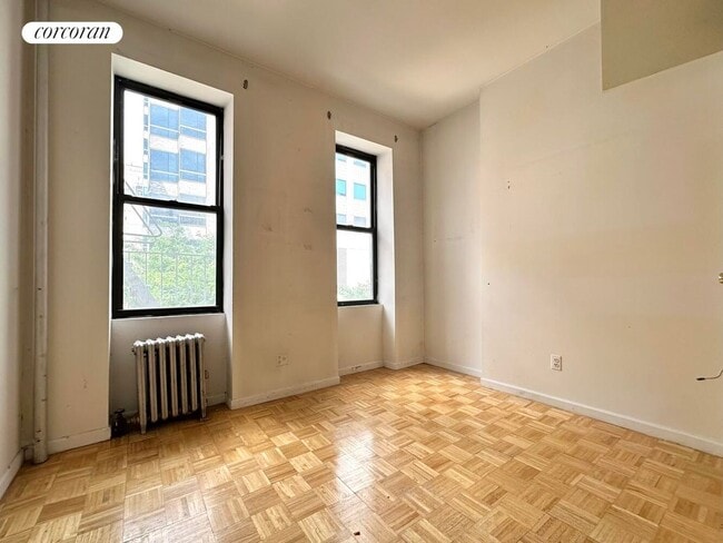 property at 424 E 66th St