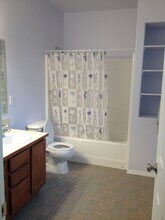 5761 Montclaire Way in Springfield, OR - Building Photo - Building Photo