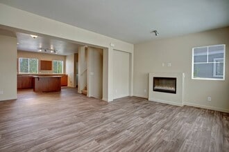 Brookstone at Edgewater Townhomes in Puyallup, WA - Building Photo - Building Photo