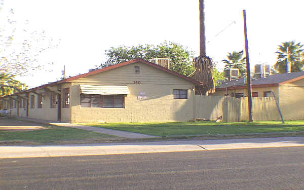 Encanto Park II in Phoenix, AZ - Building Photo