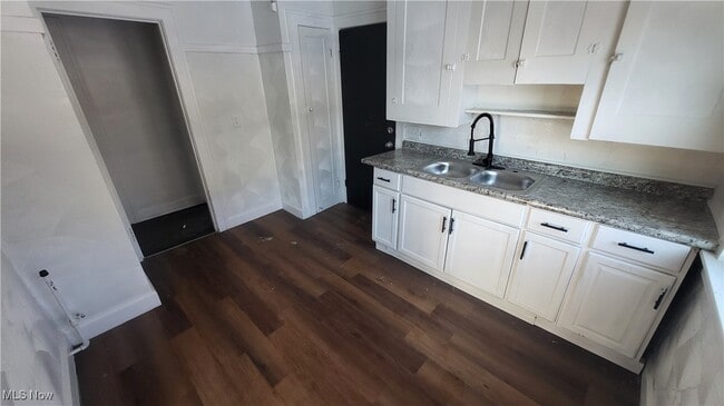 property at 1721 Cliffview Rd