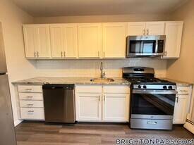 9 Bronsdon St in Boston, MA - Building Photo