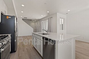 6120 Two Leaf Dr in Loveland, CO - Building Photo