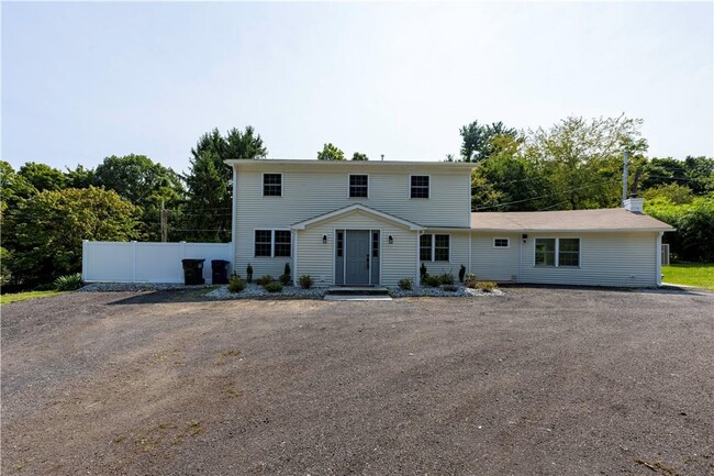 24 M&M Ln in Mahopac, NY - Building Photo - Building Photo