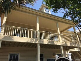 210 E Government St in Pensacola, FL - Building Photo