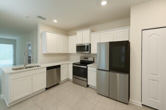 402 Aralia Ln in Jacksonville, FL - Building Photo - Building Photo