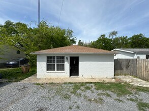 325 Queen Ave in Nashville, TN - Building Photo - Building Photo