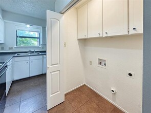 1024 Southmoor Dr in Arlington, TX - Building Photo - Building Photo