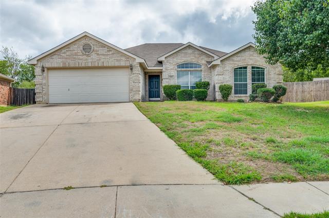 6201 Holliwell Ln in Fort Worth, TX - Building Photo