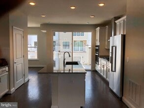 22584 Windsor Locks Square in Ashburn, VA - Building Photo - Building Photo