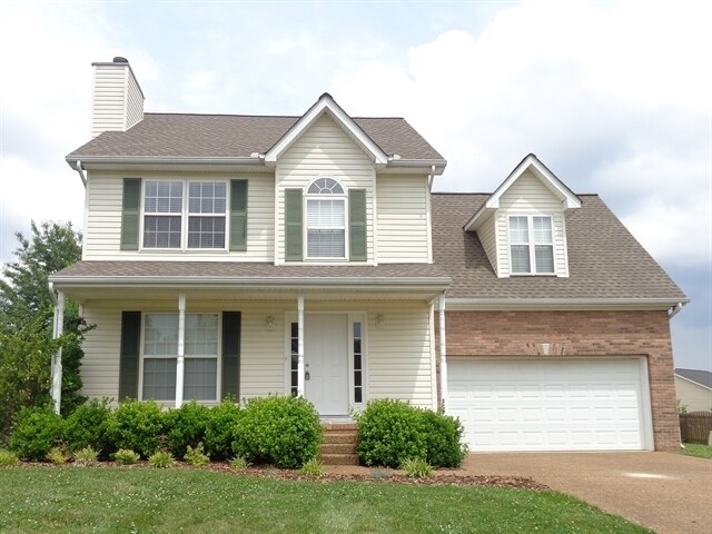 2824 Candlewicke Dr in Spring Hill, TN - Building Photo
