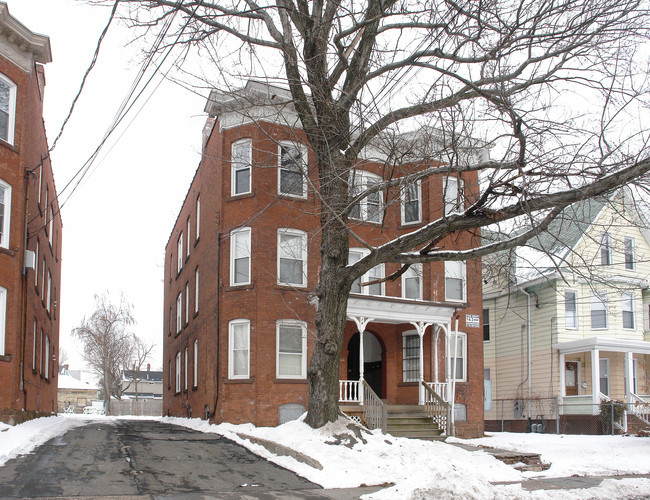 164 Bond St in Hartford, CT - Building Photo - Building Photo