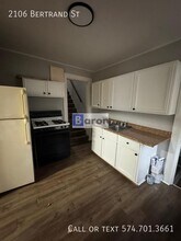 2106 Bertrand St in South Bend, IN - Foto de edificio - Building Photo