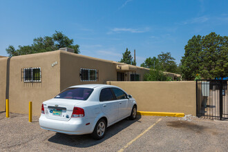 529 & 535 Utah St NE in Albuquerque, NM - Building Photo - Building Photo