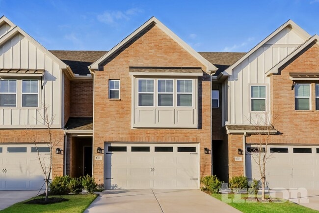 property at 3023 Whitetail Ln