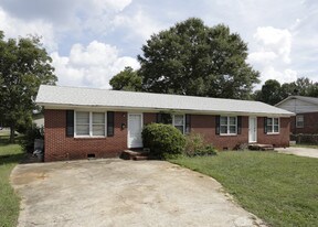 Maple St Duplex Apartments