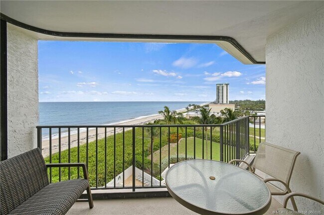 9650 S Ocean Dr in Jensen Beach, FL - Building Photo - Building Photo