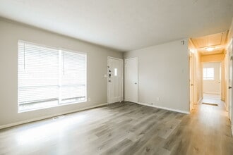 8268 Dunellen Ln in Jonesboro, GA - Building Photo - Building Photo