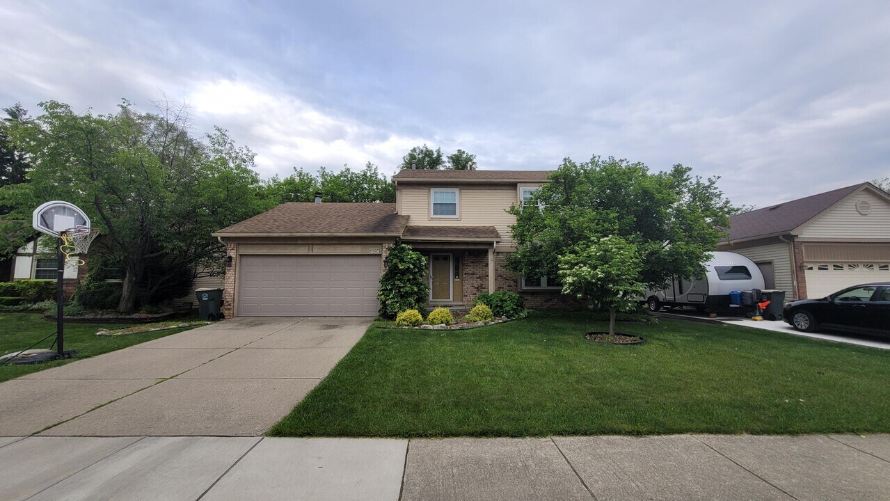 41507 Simcoe Dr in Canton Township, MI - Building Photo