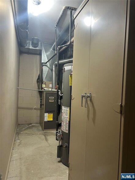 302 Grand Ridge Dr, Unit 302 in Ridgefield, NJ - Foto de edificio - Building Photo