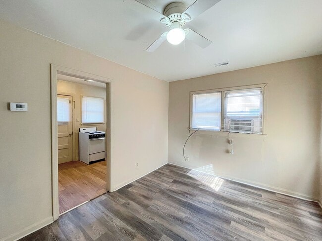 922 W 2nd Ave in Hutchinson, KS - Building Photo - Building Photo