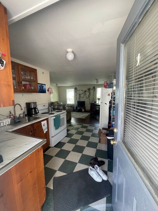 224 Rainbow St in Royalton, VT - Building Photo