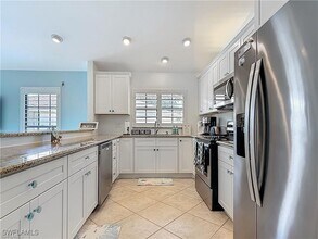 1342 Park Lake Dr in Naples, FL - Foto de edificio - Building Photo