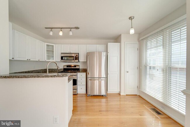 4656 Kirkland Pl in Alexandria, VA - Building Photo - Building Photo