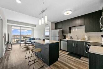 2929 University Ave SE in Minneapolis, MN - Building Photo - Building Photo