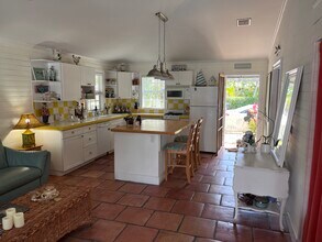 525 N Lakeside Dr in Lake Worth, FL - Building Photo - Building Photo