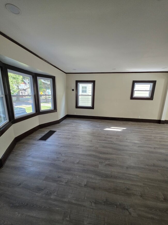 39 Rugby Ave in Rochester, NY - Building Photo - Building Photo