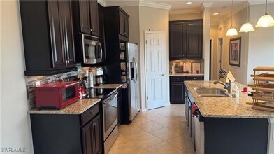 8510 Violeta St in Bonita Springs, FL - Foto de edificio - Building Photo