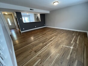 7705 Sandra Ln in Raleigh, NC - Foto de edificio - Building Photo