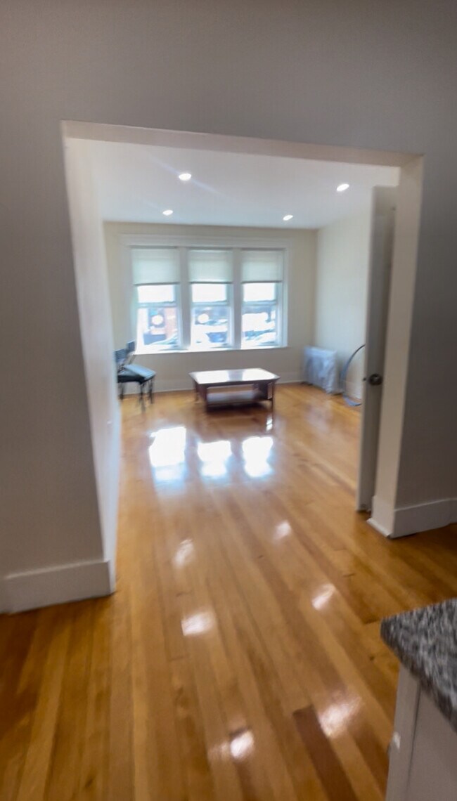 215A Harvard Ave, Unit 6 in Boston, MA - Building Photo - Building Photo